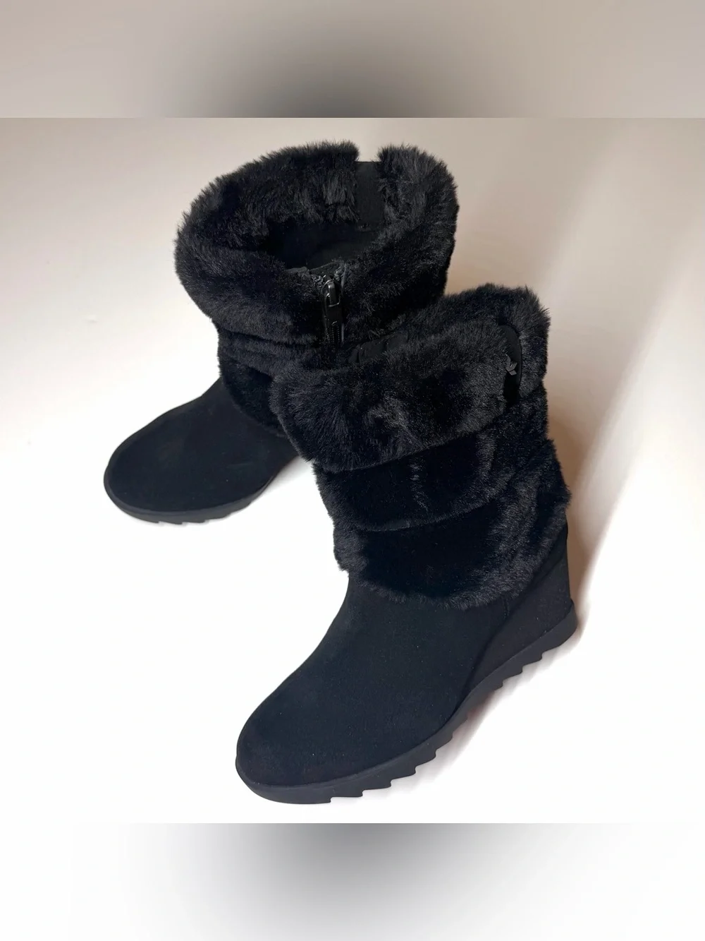 Koolaburra by UGG women's Cardina wedge boots black suede Size- 7.5